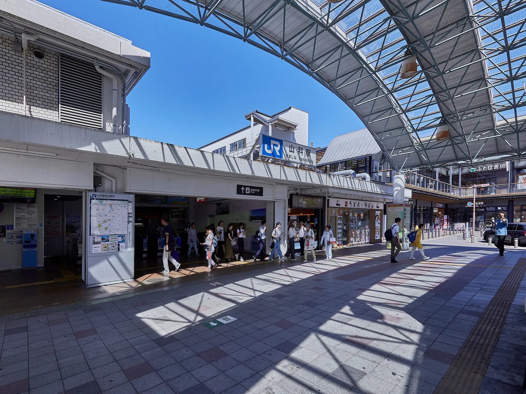 駅前の風景